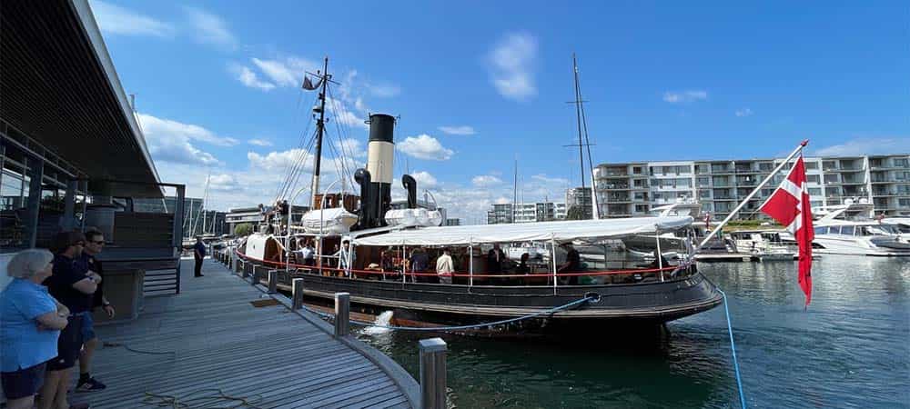 Dampskib i Tuborg Havn Dampskib i Tuborg Havn